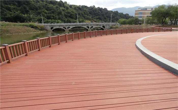 成都塑木地板厂家